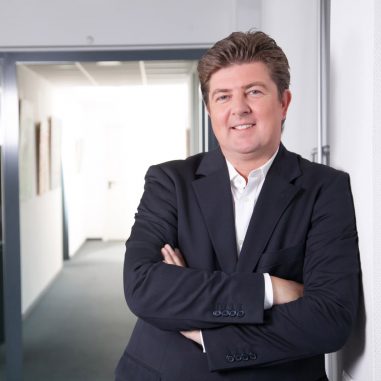 Klaus Behrens ist Fachanwalt für Mietrecht, Wohnungseigentumsrecht und Verkehrsrecht